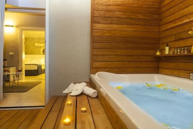 Honeymoon Süit, 1 Yatak Odası, Jakuzi, Köşe