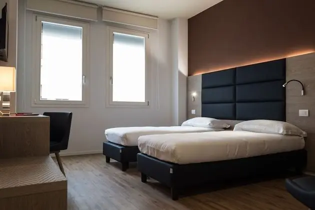 Panoramic Tek Büyük veya İki Ayrı Yataklı Oda