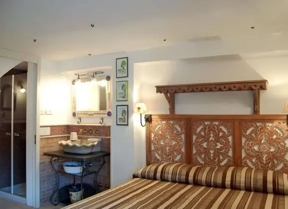 Tek Büyük veya İki Ayrı Yataklı Oda, Banyolu/Duşlu