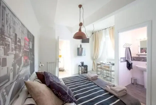 Tek Büyük veya İki Ayrı Yataklı Oda, Banyolu/Duşlu