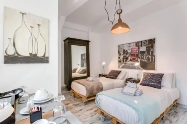 Tek Büyük veya İki Ayrı Yataklı Oda, Banyolu/Duşlu