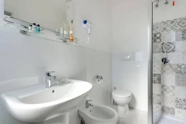 Tek Büyük Yataklı Oda, Banyolu/Duşlu