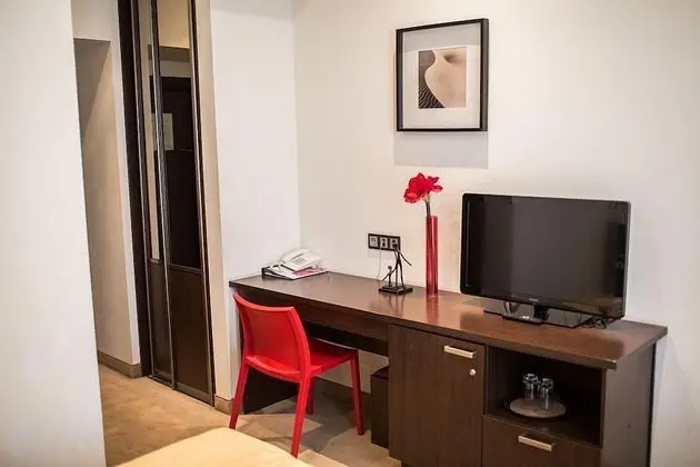 Business Tek Büyük Yataklı Oda