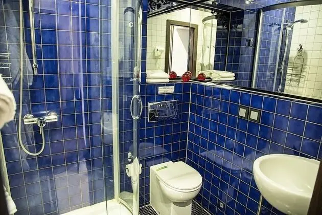 Business Tek Büyük Yataklı Oda