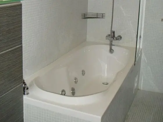 Business Tek Büyük Yataklı Oda