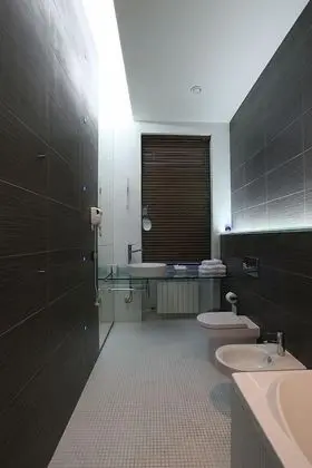 Business Tek Büyük Yataklı Oda