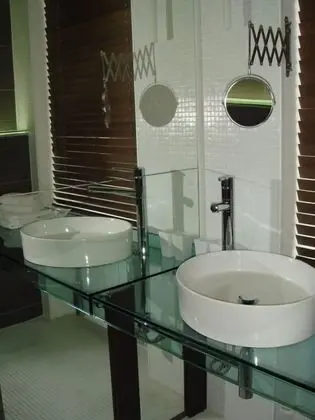 Business Tek Büyük Yataklı Oda