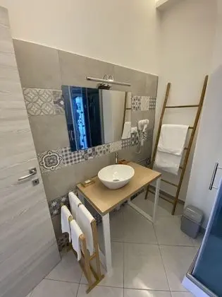 Superior Üç Kişilik Oda, Havuz Manzaralı