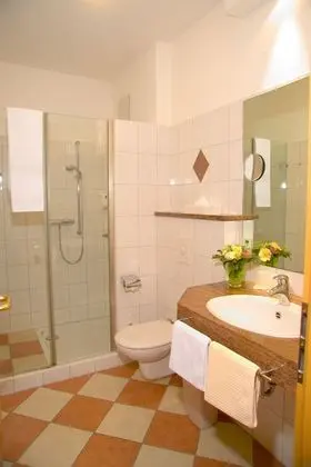Comfort Tek Büyük veya İki Ayrı Yataklı Oda