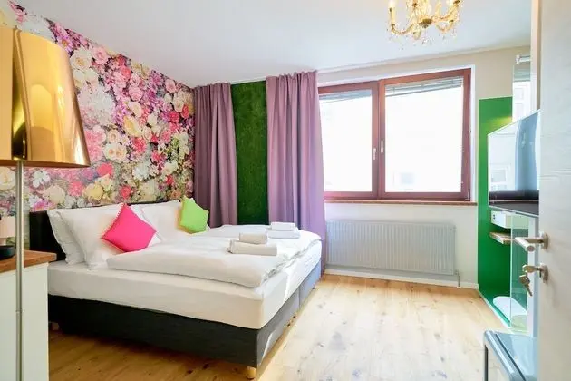 Superior Stüdyo Süit (Pink)
