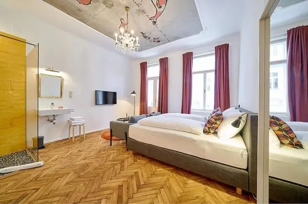 Tek Büyük Yataklı Oda, Balkon (Koi)