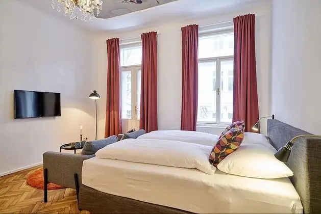 Tek Büyük Yataklı Oda, Balkon (Koi)