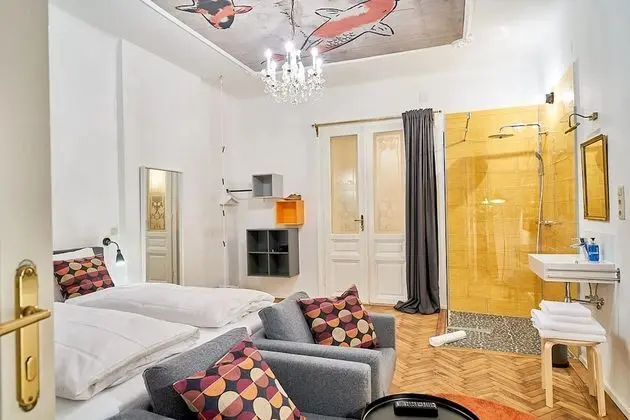 Tek Büyük Yataklı Oda, Balkon (Koi)