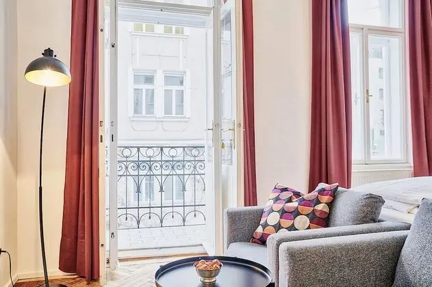 Tek Büyük Yataklı Oda, Balkon (Koi)