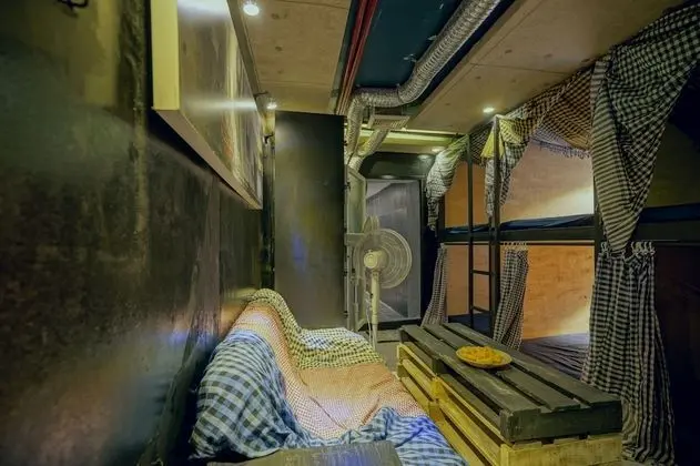 Ortak Ranzalı Oda, Karma Ranzalı Oda