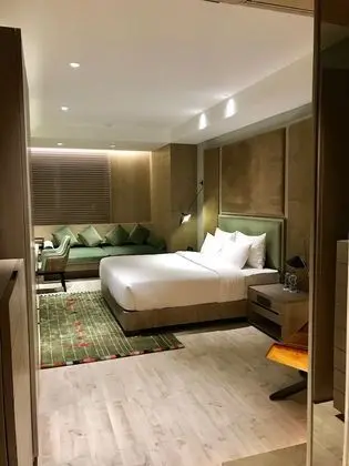 Club Tek Büyük Yataklı Oda
