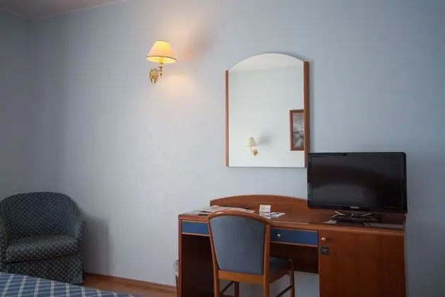 Üç Kişilik Oda