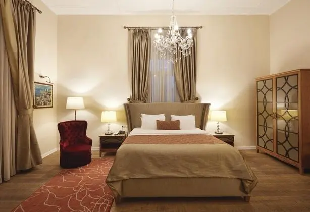 Suite, Kara Manzaralı