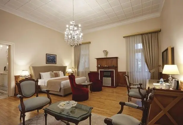 Suite,Kara Manzaralı
