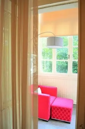Suite,Kara Manzaralı