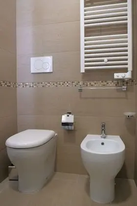 Tek Büyük Yataklı Oda, Balkon (Aragosta Rossa)