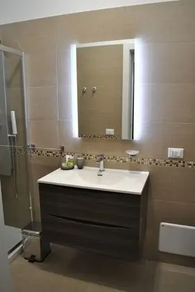 Tek Büyük Yataklı Oda, Balkon (Aragosta Rossa)