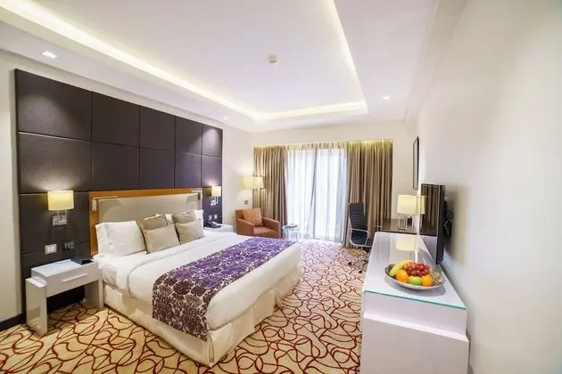 Deluxe Room-King Bed