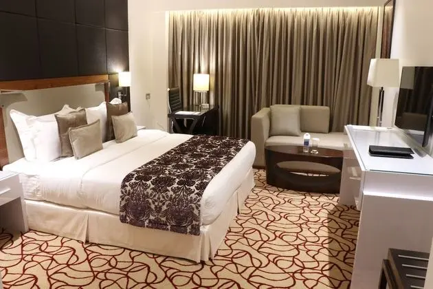 Deluxe Room-King Bed