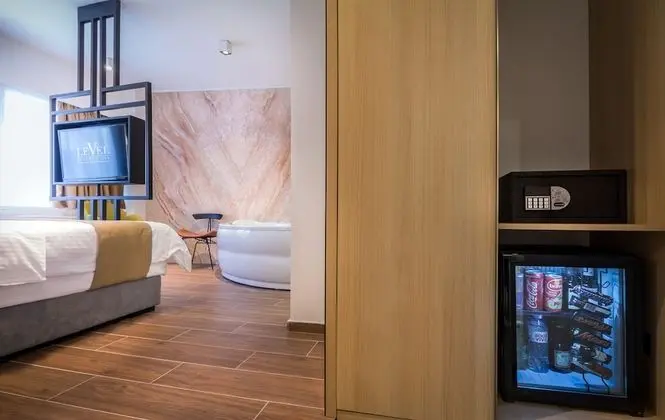 Deluxe Tek Büyük Yataklı Oda (with Jacuzzi)