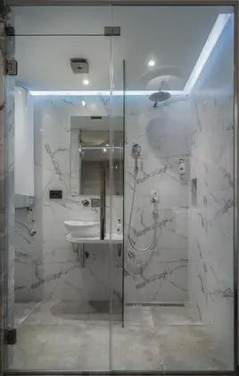 Deluxe Tek Büyük Yataklı Oda (with Jacuzzi)