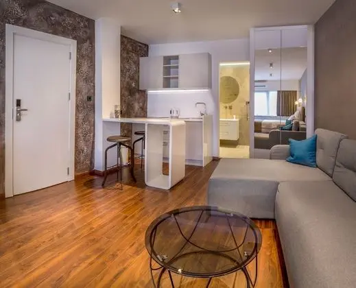 Junior Suite (with Jacuzzi)