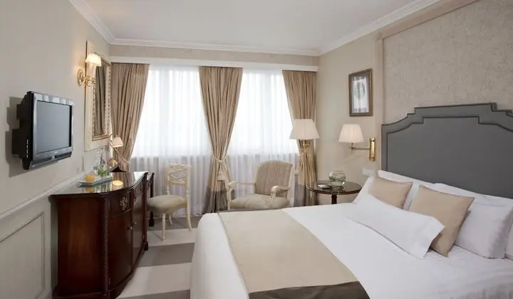 The Level, Deluxe Oda