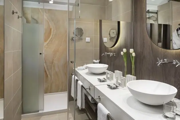 The Level, Deluxe Oda