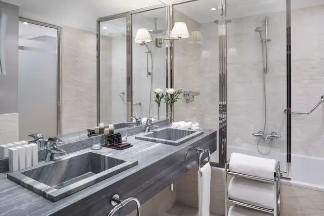 The Level, Junior Süit