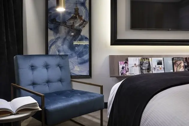 The Level, Junior Süit