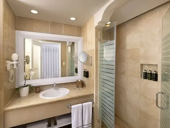 The Level Master Suite Beachside