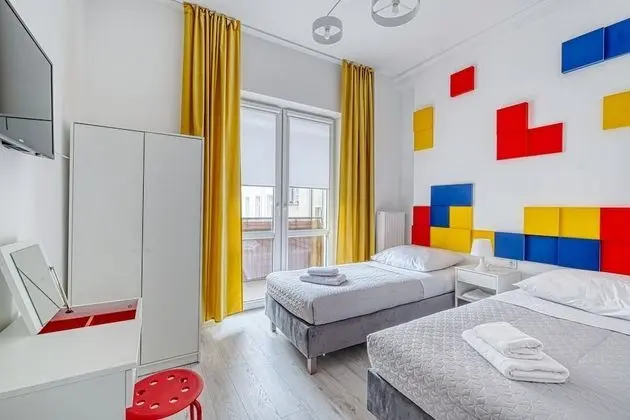 İki Ayrı Yataklı Oda, Ortak Banyo