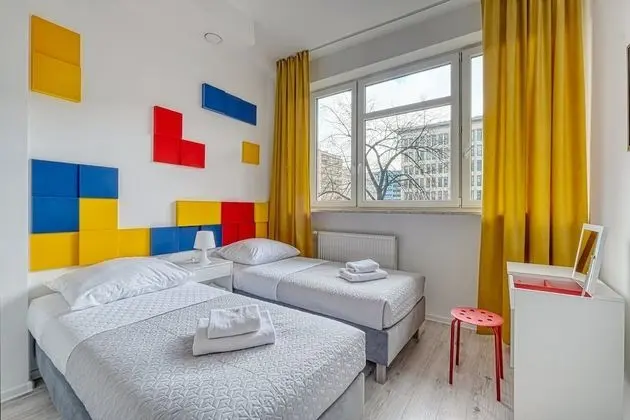 İki Ayrı Yataklı Oda, Ortak Banyo