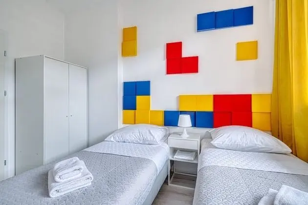 İki Ayrı Yataklı Oda, Ortak Banyo