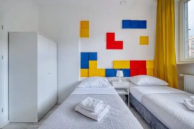 İki Ayrı Yataklı Oda, Ortak Banyo