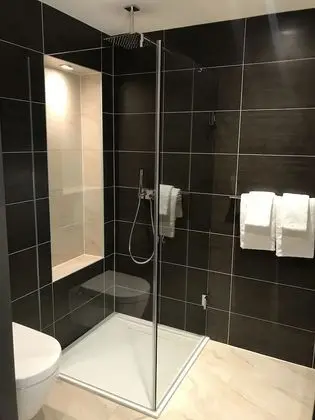 Üç Kişilik Oda