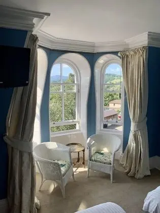 Tek Büyük veya İki Ayrı Yataklı Oda, Banyolu/Duşlu