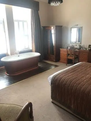 Büyük Yataklı Tek Kişilik Oda