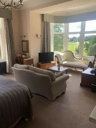 Büyük Yataklı Tek Kişilik Oda