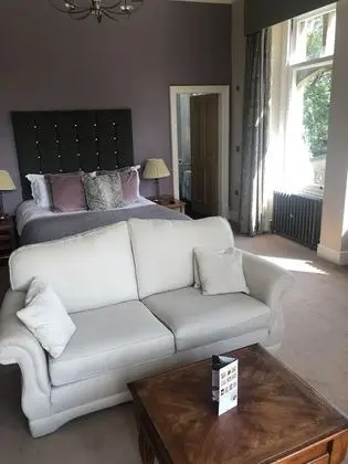 Büyük Yataklı Tek Kişilik Oda