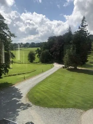 Büyük Yataklı Tek Kişilik Oda