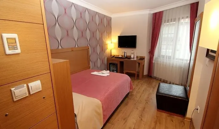 Standard Büyük Yataklı Tek Kişilik Oda