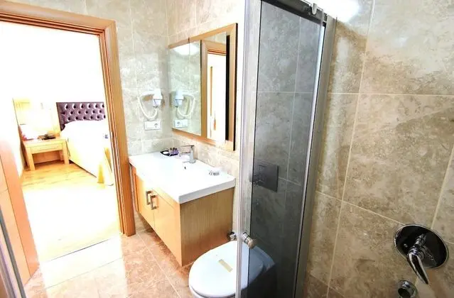 Standard Büyük Yataklı Tek Kişilik Oda