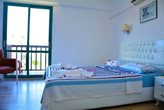 Deluxe Tek Büyük Yataklı Oda, 1 Çift Kişilik Yatak, Balkon, Deniz Manzaralı