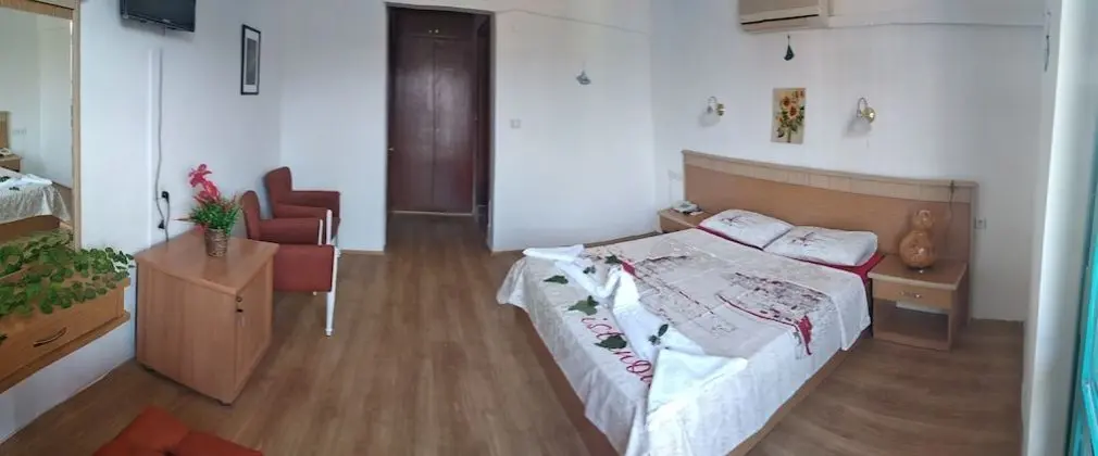Deluxe Tek Büyük Yataklı Oda, 1 Çift Kişilik Yatak, Balkon, Deniz Manzaralı